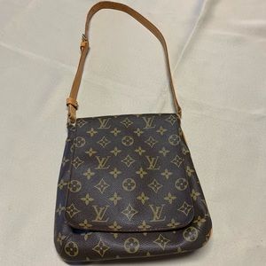 Louis Vuitton Musette Salsa Short Strap